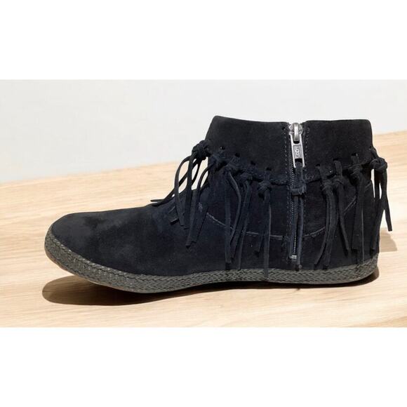 Ugg knotted fringes braided sidewall bootie bohemian flair women’s 9 black - Picture 2 of 7